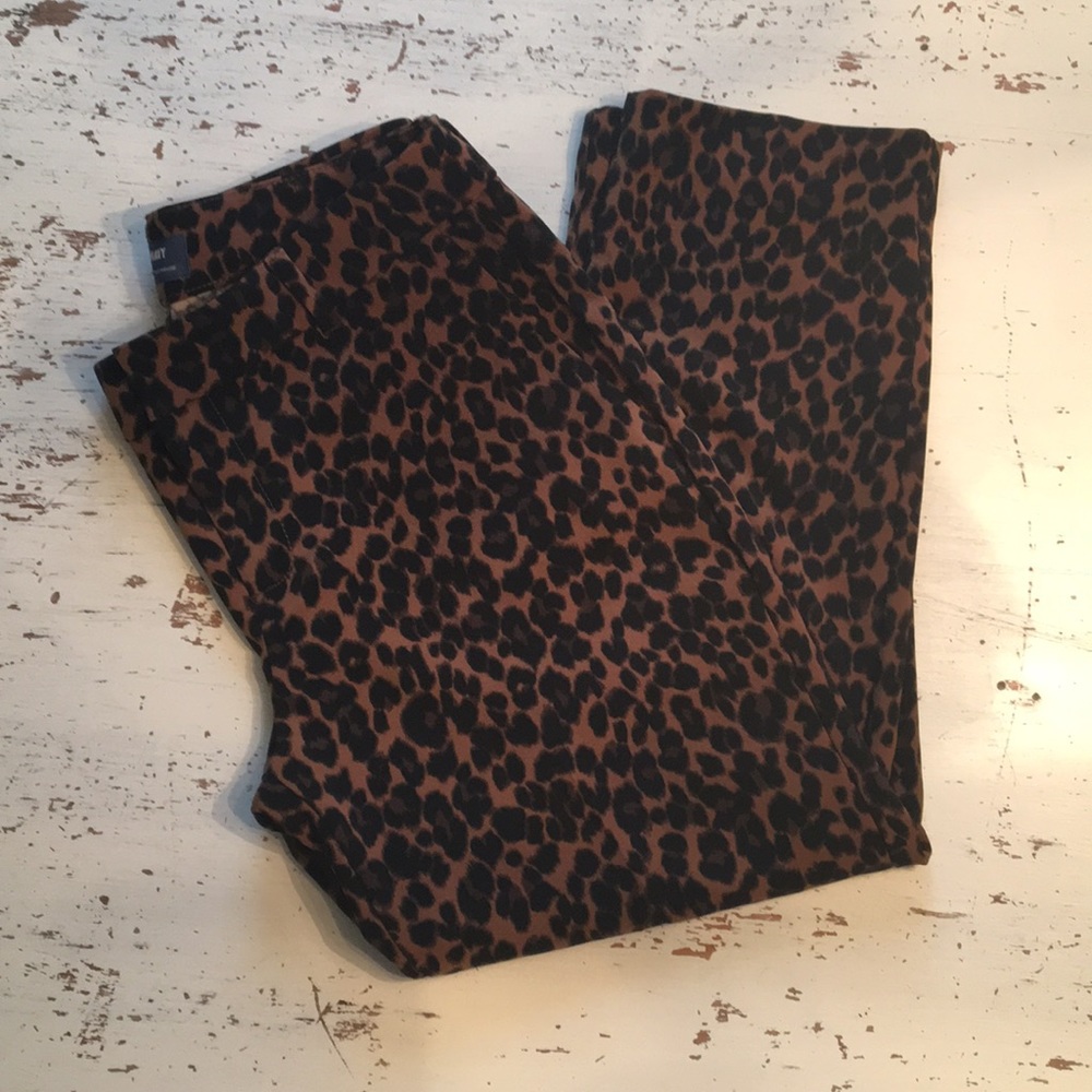 Old Navy Cropped Leopard Print Pants
